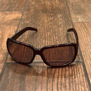 GUESS deep red sunglasses